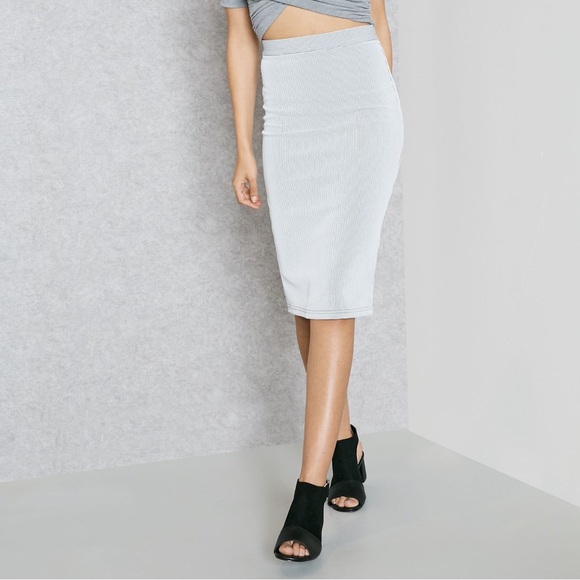 TopShop Pinstripe MIDI Skirt Size 6 - Picture 1 of 8